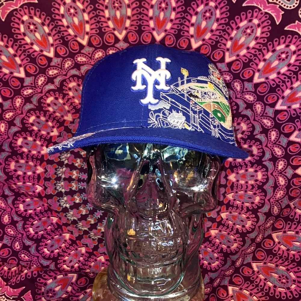 New York Mets New Era Embroidered Field Hat. Size 7.